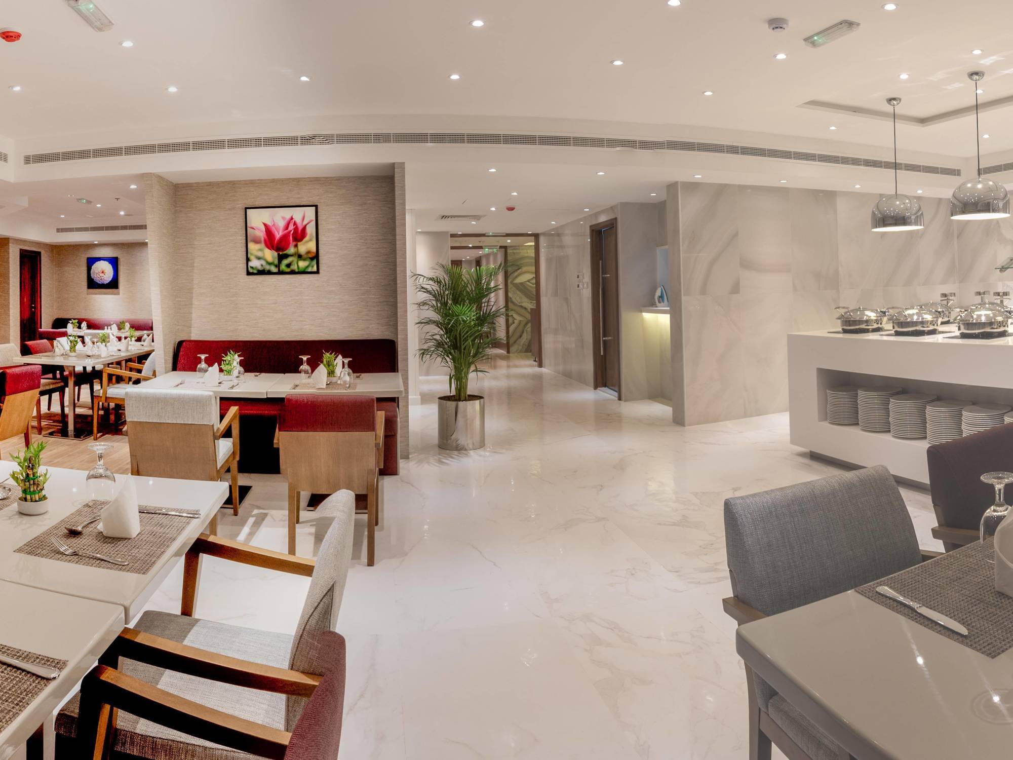 Hawthorn Extended Stay By Wyndham Abu Dhabi City Center Экстерьер фото