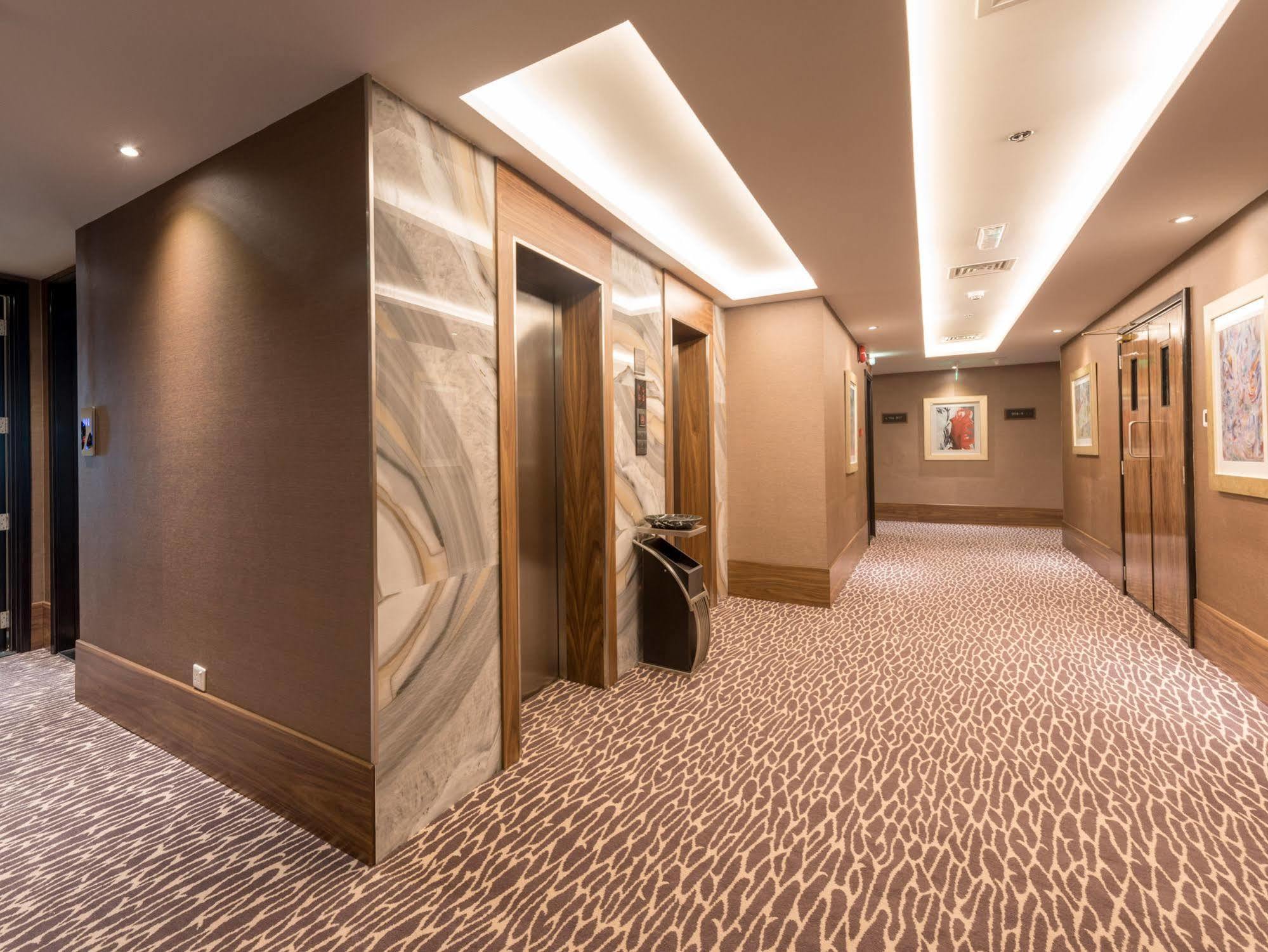 Hawthorn Extended Stay By Wyndham Abu Dhabi City Center Экстерьер фото