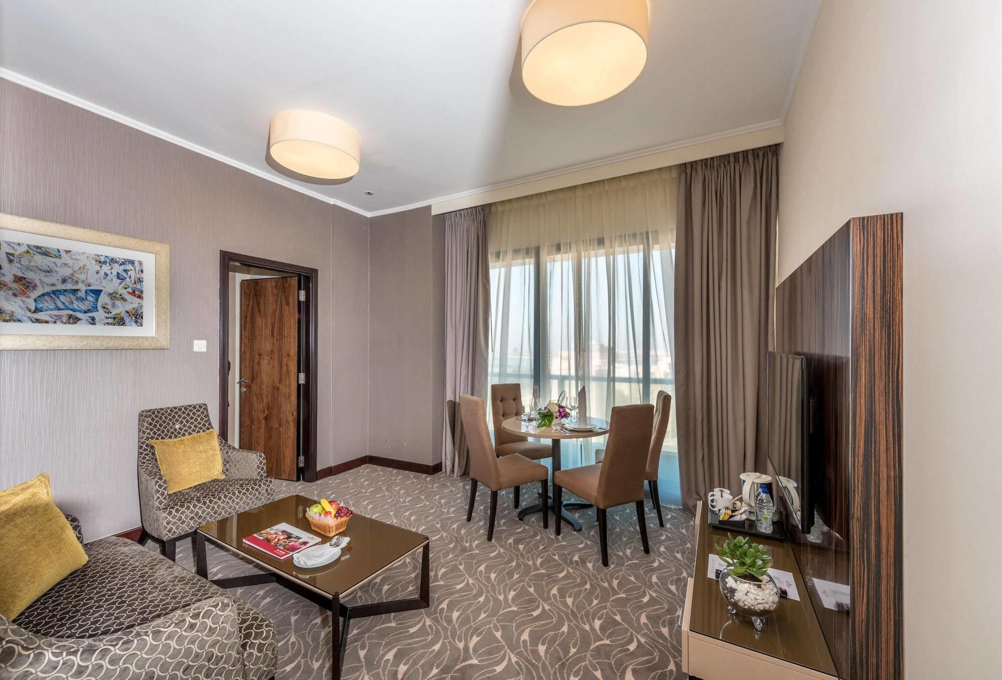Hawthorn Extended Stay By Wyndham Abu Dhabi City Center Экстерьер фото