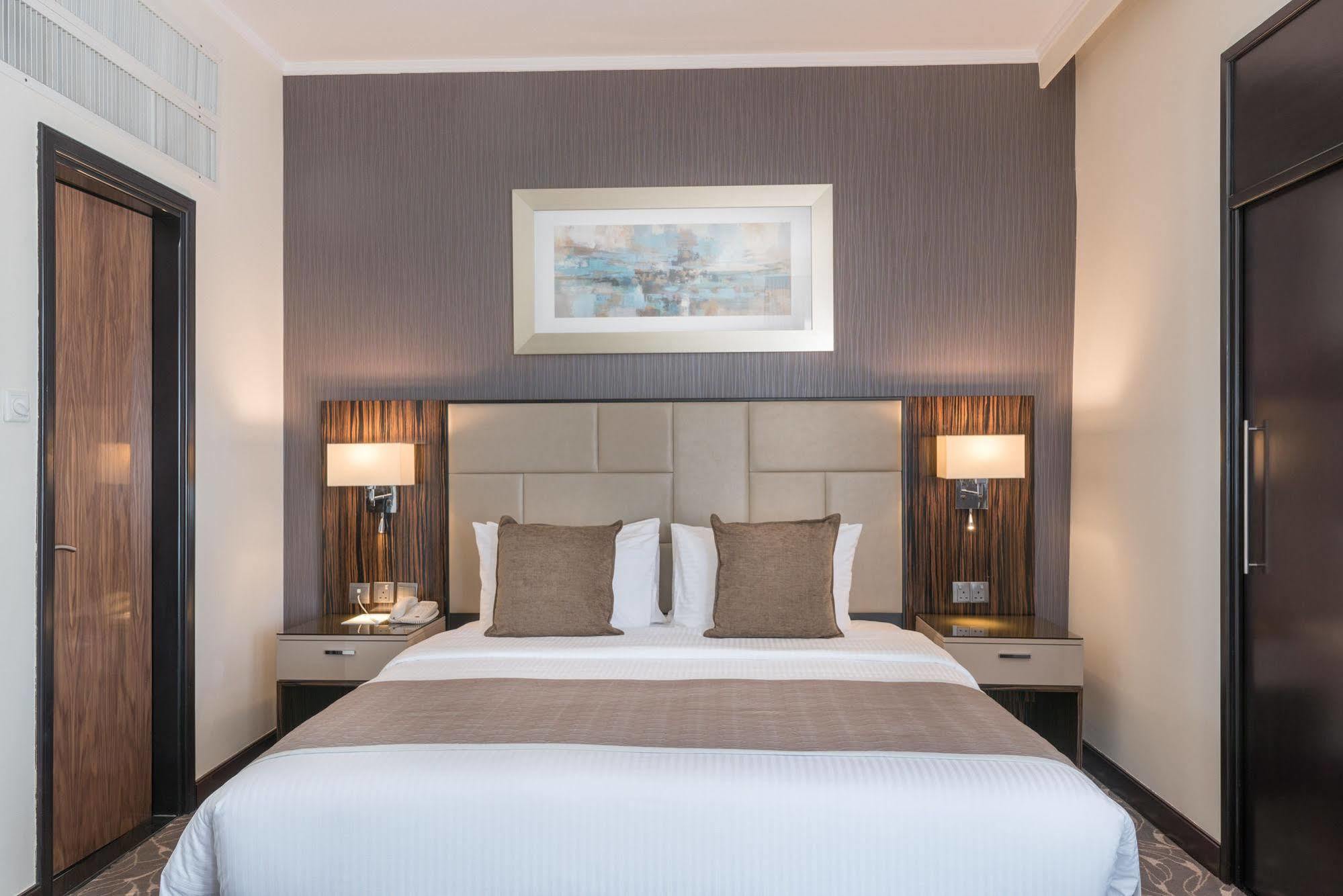 Hawthorn Extended Stay By Wyndham Abu Dhabi City Center Экстерьер фото